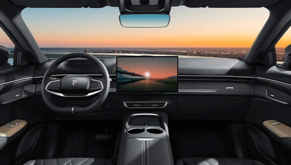 Apertura de puertas por boton y asiento del conductor con ajuste electrico de 6 posiciones con memorias y funcion de bienvenida.