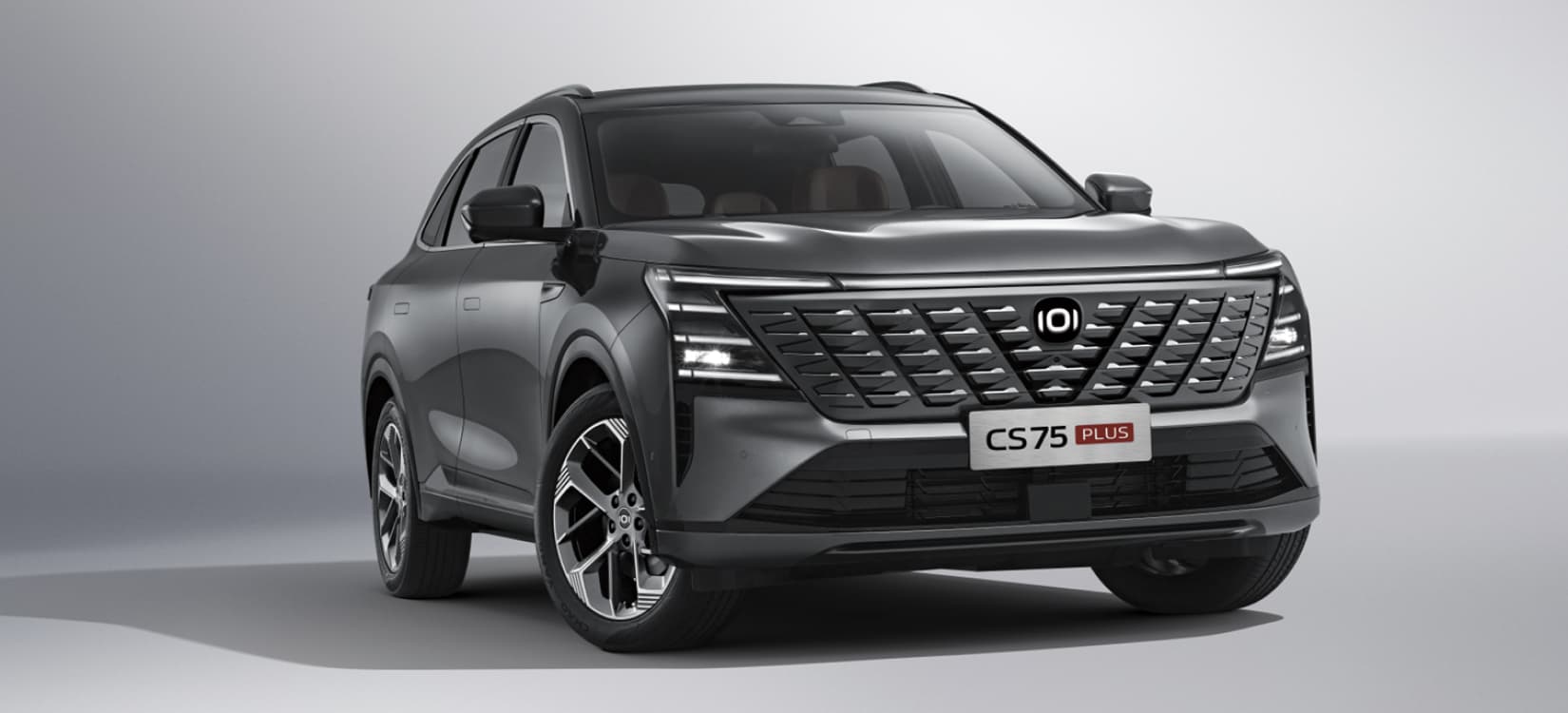 Faros delanteros y traseros full LED con encendido automatico y camara de vision 540 grados de alta definicion.