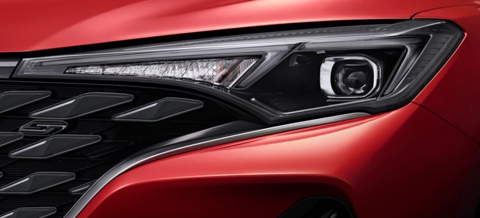 Faros delanteros con encendido automatico. Luz de circulacion diurna LED y funcion "Follow Me Home".