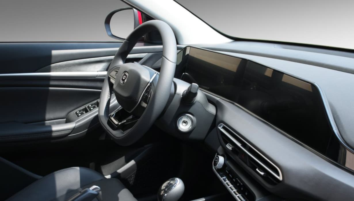 Ventanas de apertura electrica de un solo toque, aire acondicionado electrico automatico y filtro PM2.5.