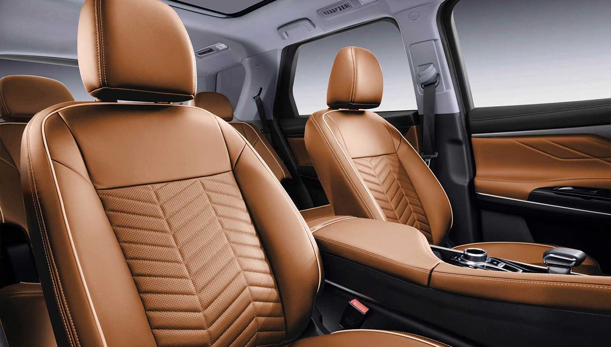 Asientos delanteros calefactables y ventilados.